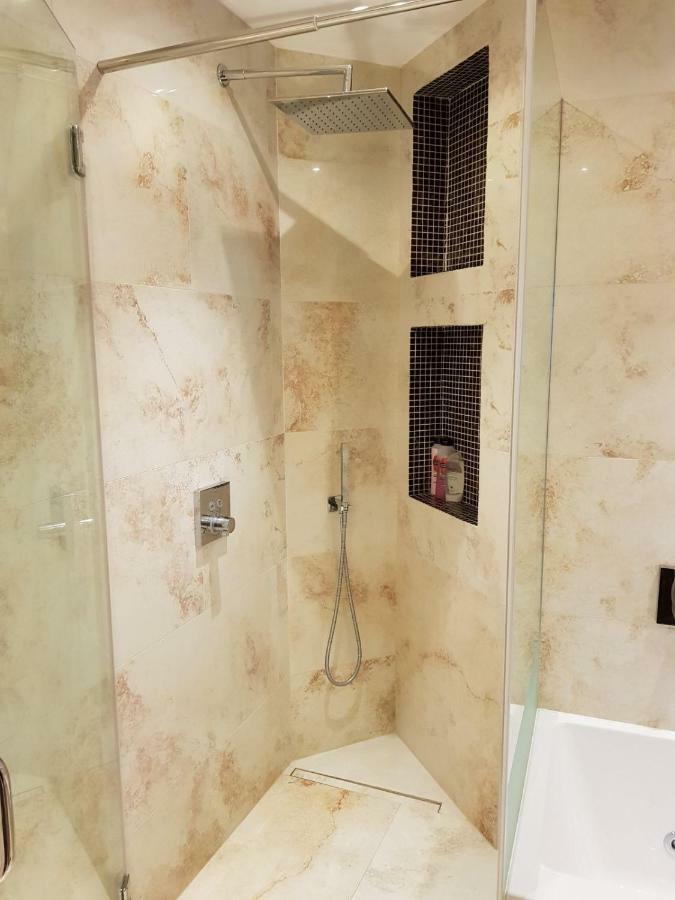 Heart Of Knightsbridge - Stunning Air Conditioned Apartment - 1 Minute Walk From Harrods London Eksteriør billede